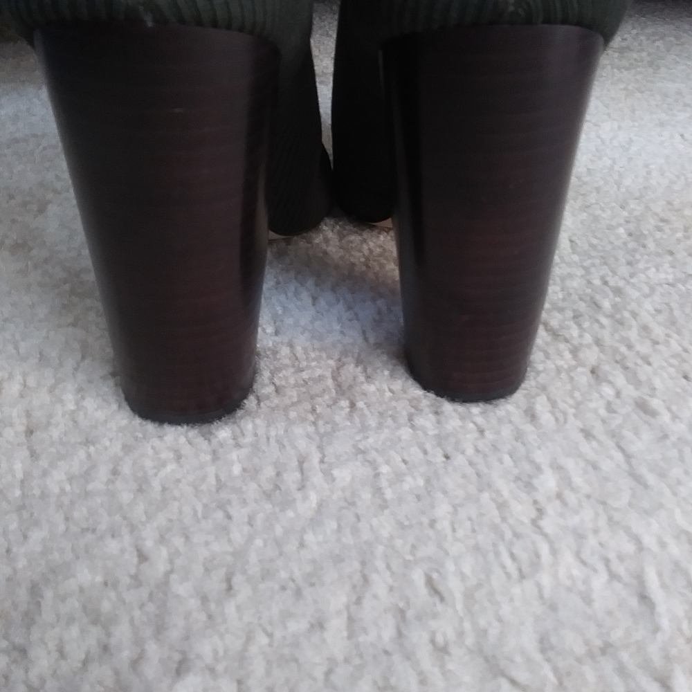 Women 9.5 Sock boot heel LIKE NEW! - Picture 6 of 6
